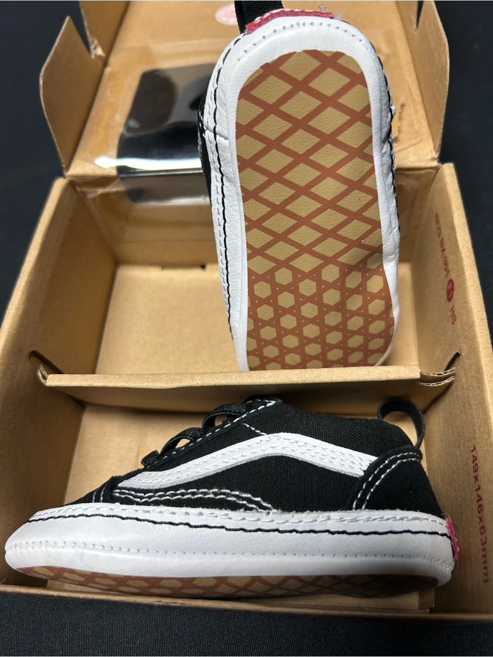 NIB Vans Infant Old Skool Crib Shoes Black/White Size 4 (6-9 Months)